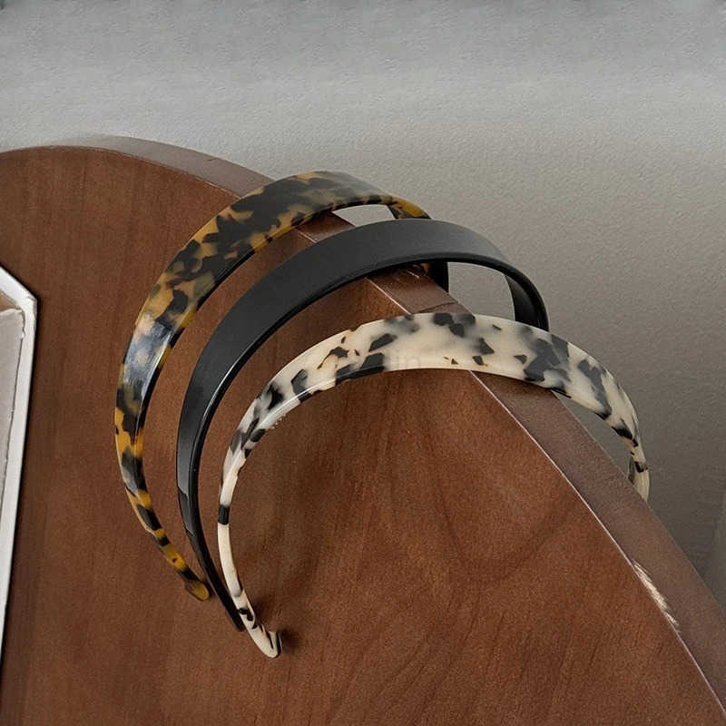 1pcs Sleek Thin Headband Women Chic Tortoise Shell Finish Trendy Accessory Stylish Edgy New Headwear For Daily Hair Styling Look H260414