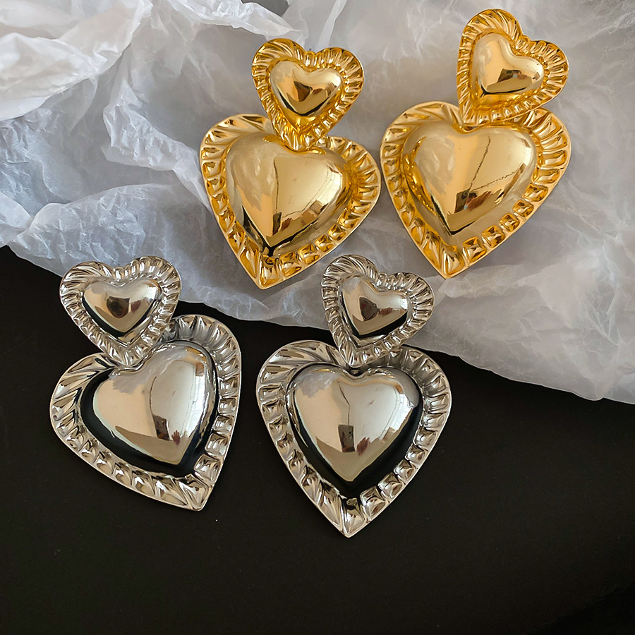 European American cross-border steel needle smooth heart pendant earrings, exaggerated retro style, luxurious and high-end earrings for women - view 8