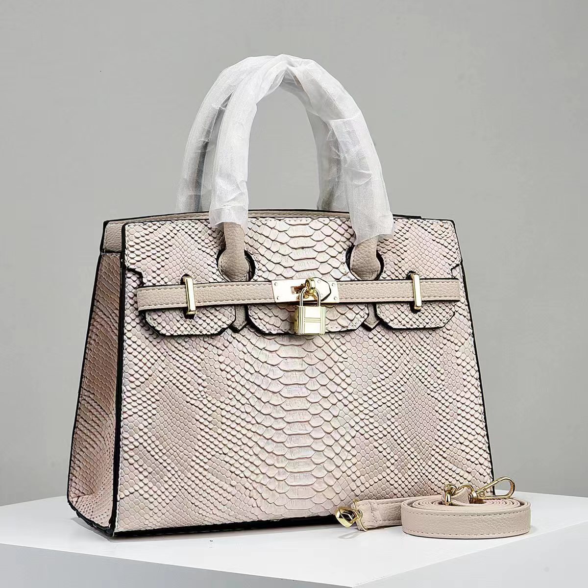 High-End Feel 2026 New Women's Handbag Textured Mom Red Wedding Shoulder Bag