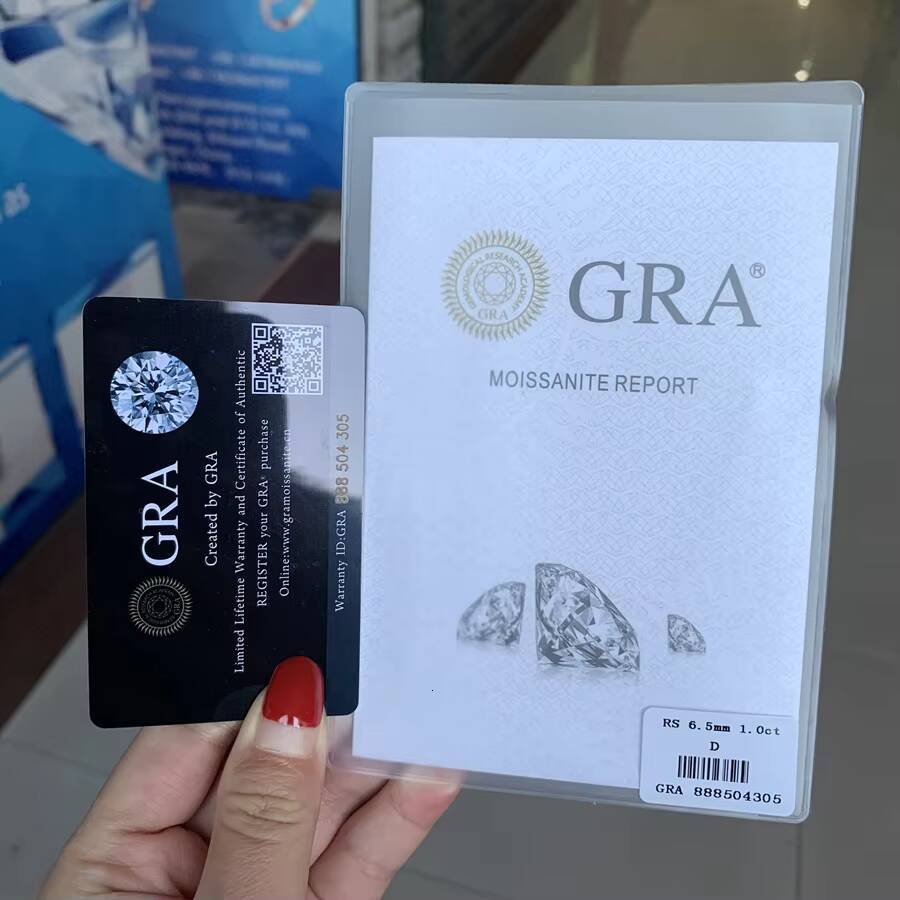 Customized Womens Solitaire Ring High Quality S925/14K /18K White Gold with VVS Clarity Certificate for Weddings