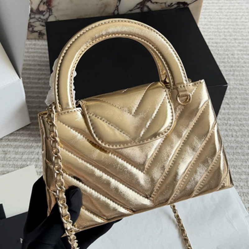 V Shaped Luxury Handbag Fashiona Ladies Shoulder Bag Genuine Leather Checkered Pattern Gold Metal Matelasse Chain Crossbody Semi Round Handle Dinner Wallet 20cm