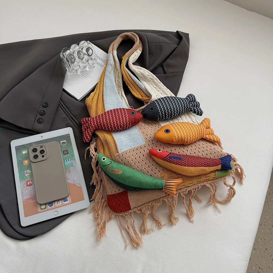 Cute Little Fish Relaxed Knitted Bag Summer Commuter Versatile Shoulder Bag Contrasting Cut Out Tote Bag 260413