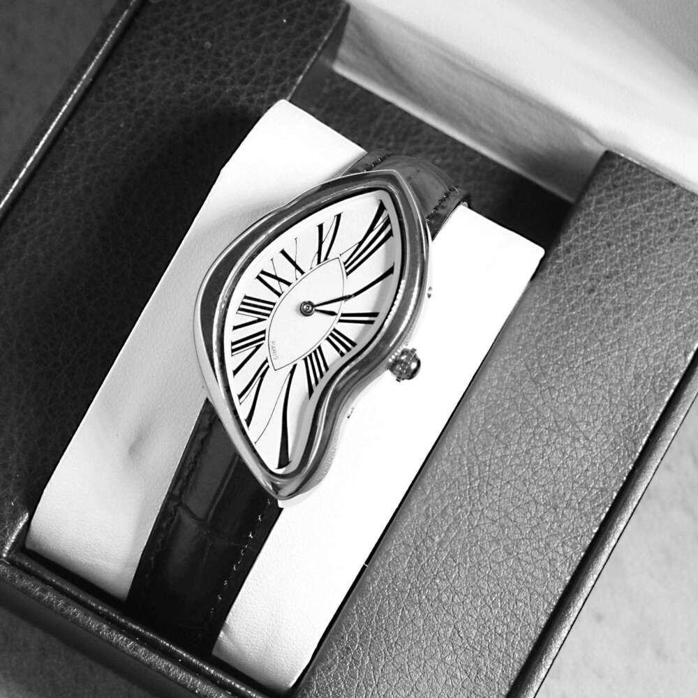 Alien Crash Melt Twist Y2K Watch kiosk Men's Fashion Trendy Retro Advanced Instagram Design 26W0414