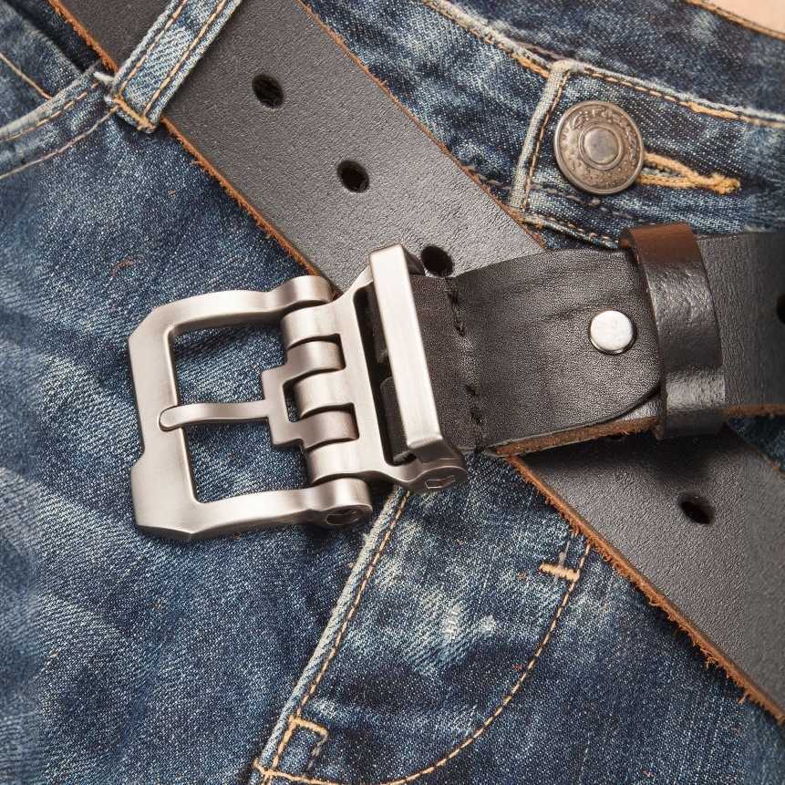 Men's belt made of genuine cowhide with mechanical buckle for casual and versatile wear. This belt is trendy and suitable for all occasions. X260