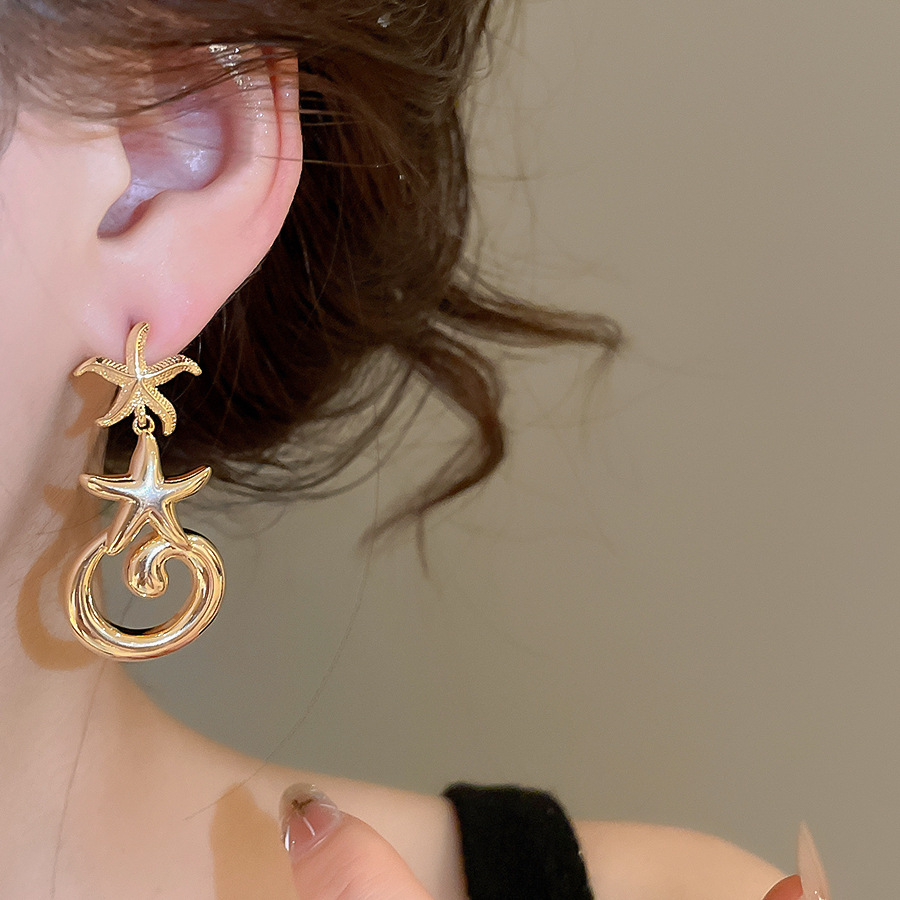 European American cross-border starfish and conch texture earrings, fashionable, simple, unique, versatile earrings with a niche design for women - view 4