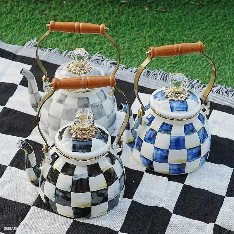 Classic Black White Checkered Enamel Kettle Wooden Handle Diamond Lid 2.5L Large Capacity Tilted Spout All Season