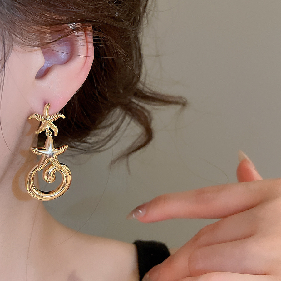 European American cross-border starfish and conch texture earrings, fashionable, simple, unique, versatile earrings with a niche design for women - view 3