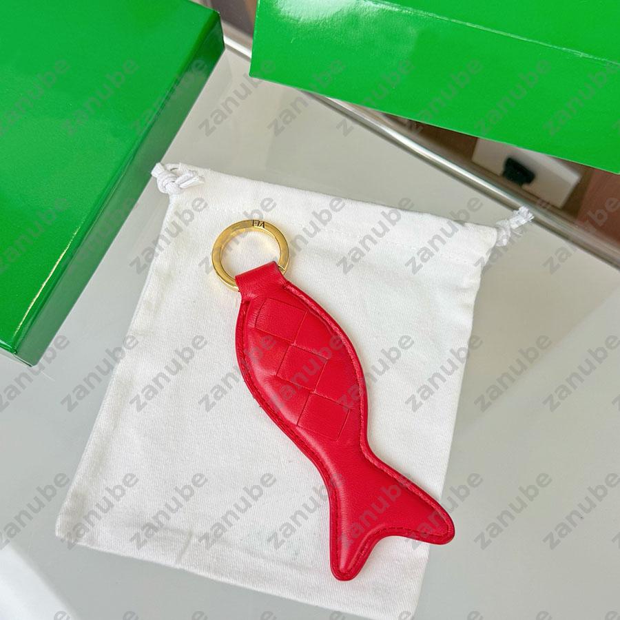 Designer Bag Hanging For Men And Women Fashion And Exquisite Small Fish Weaving Decoration Bag Charm High Quality Leather Versatile Couple Keychain No Box