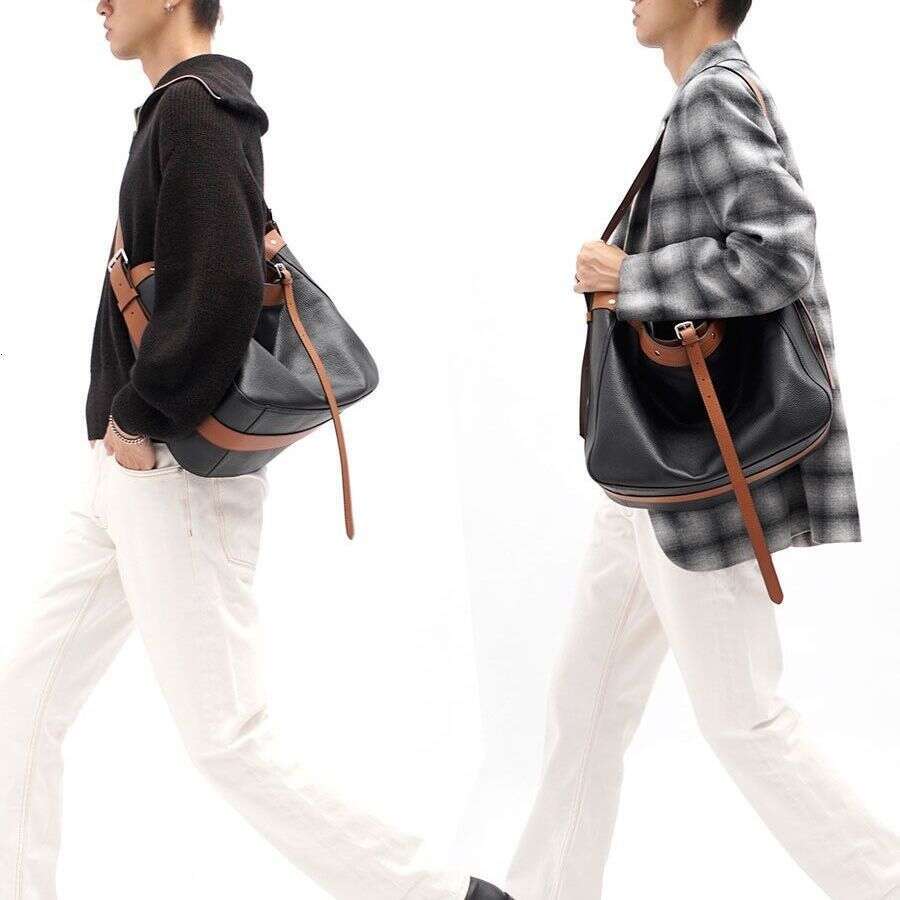 Genuine Leather Tote Bag for Women & Men Large Capacity Luxury Lightweight Crossbody Bag INS Fashion Commute Bag Unique Niche Design Non-collapsible S