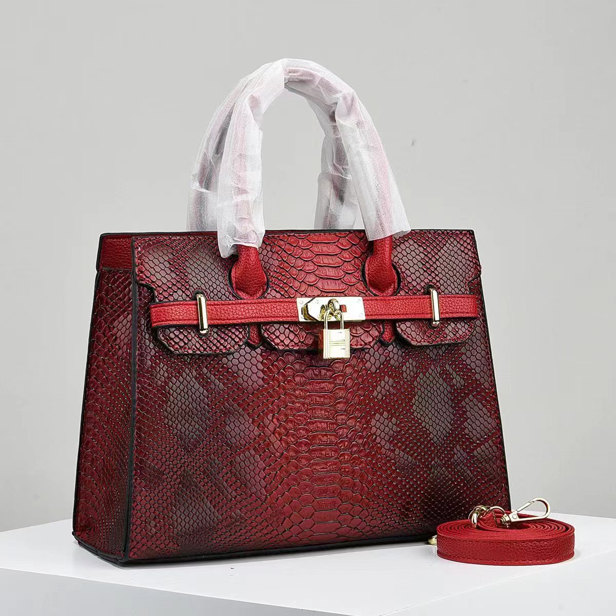 High-End Feel 2026 New Women's Handbag Textured Mom Red Wedding Shoulder Bag