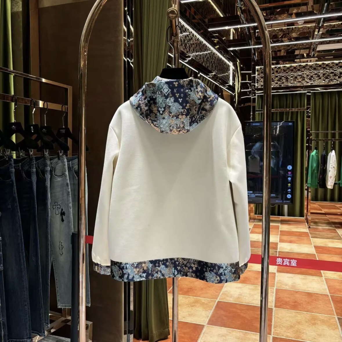 Designer coat - New design concept - Modern luxury - Men's fashionable casual wear - Trendy and fashionable - Multi-functional patch front casual