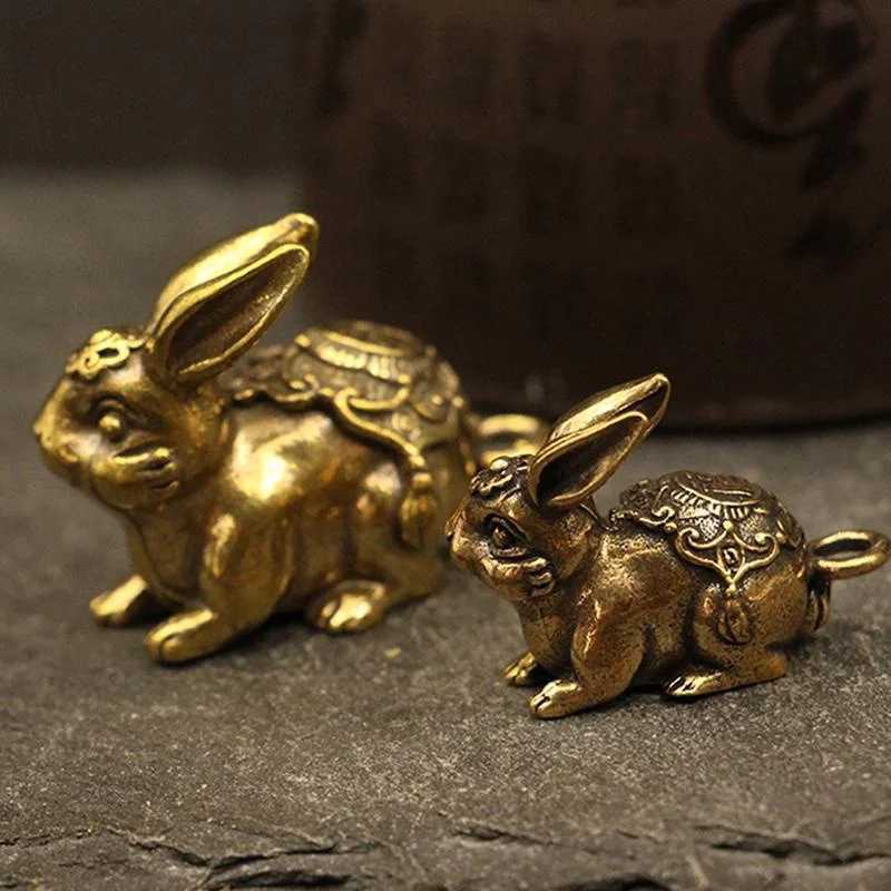1 Pcs Chinese New Year Brass Zodiac Lucky Rabbit Statue Ornament Key Chain Pendant Figurine Home Office Decorations AccessoriesT260415