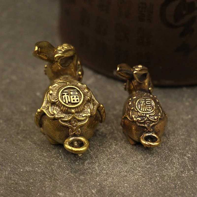 1 Pcs Chinese New Year Brass Zodiac Lucky Rabbit Statue Ornament Key Chain Pendant Figurine Home Office Decorations AccessoriesT260415