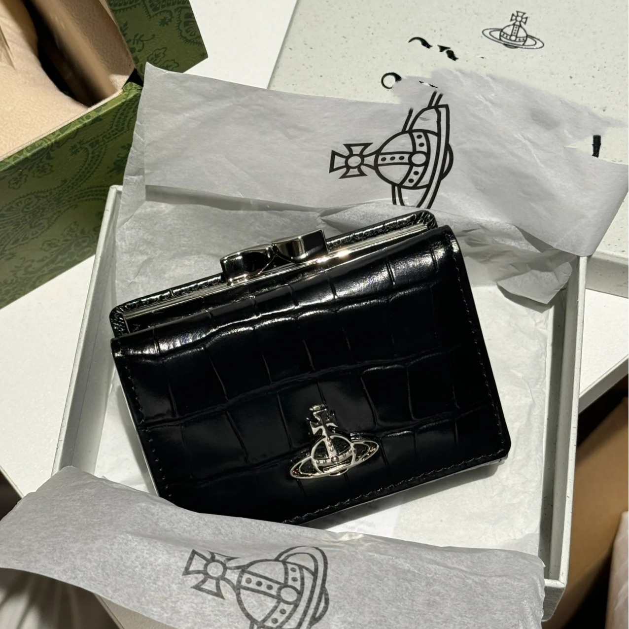 Designer Vivienes Viviannens Bag Viviennelies Westwoodlies 2025 New Empress Wallet Card Holder Crocodile Pattern Coin Purse 70 Womens Cowhide Multiple Slots