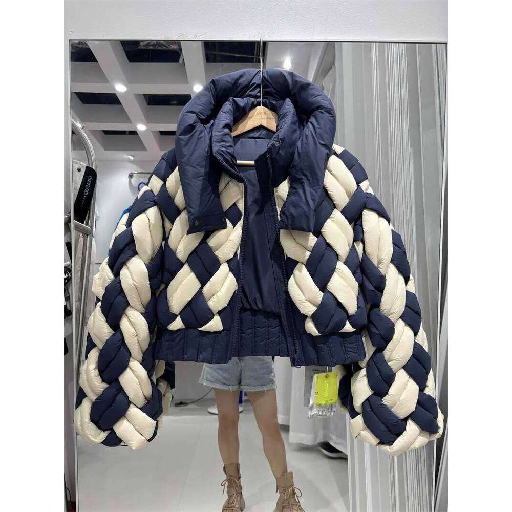 Winter Fashion Patchwork Twists Women White Duck Down Hooded Parker Outwear Female Zipper Loose Quilted Short Jacket MAKOUFEI