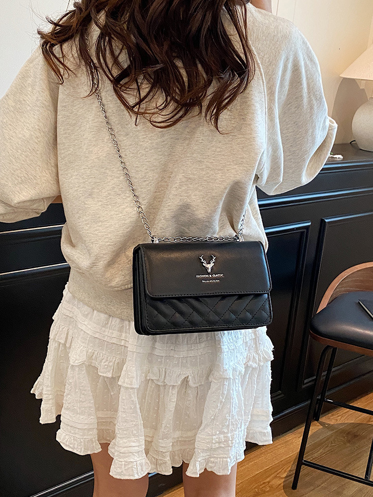 Round Ring Wooden Handle Crane Deer Spring Vintage Fortune Yuanbao Shell Bag Design Sense New Chinese National Style Handbag for Women