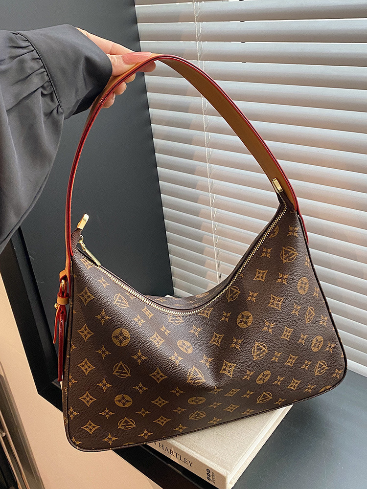 Single shoulder bag, high-end cross-border women's bag, textured printed armpit bag, large capacity retro commuting women's tote bag