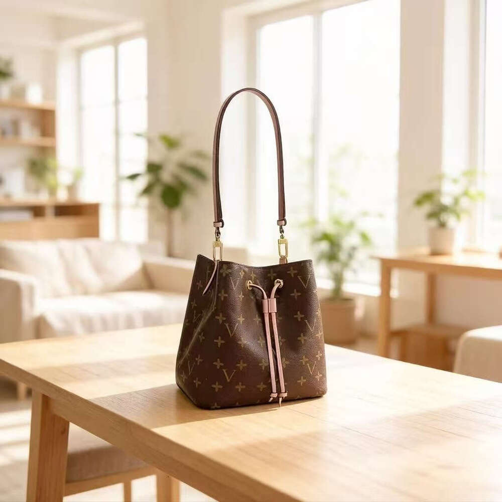 Lvdn Designer Bag Designer Shoulder Totes Bags Womans Ladies Flap Lady Fashion Casual Handbag Women Crossbody Underarm Bag1