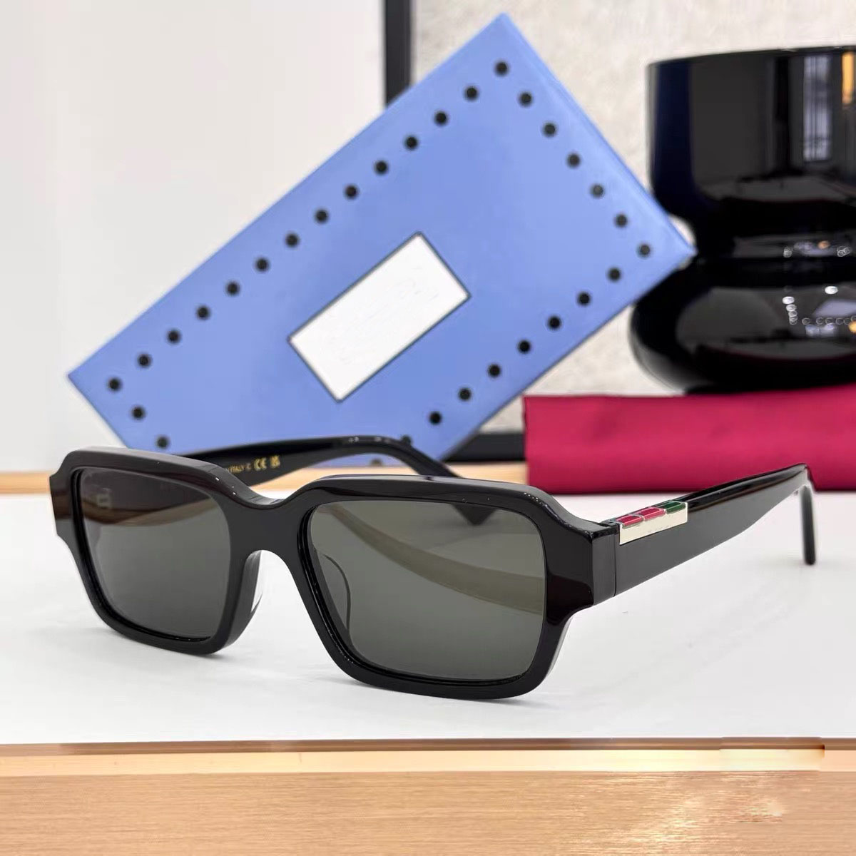 luxury designer sunglasses For Women Square frame Classic color blocking lightweight party Outdoor Leisure Beach drive man Sunglassess Gift selection