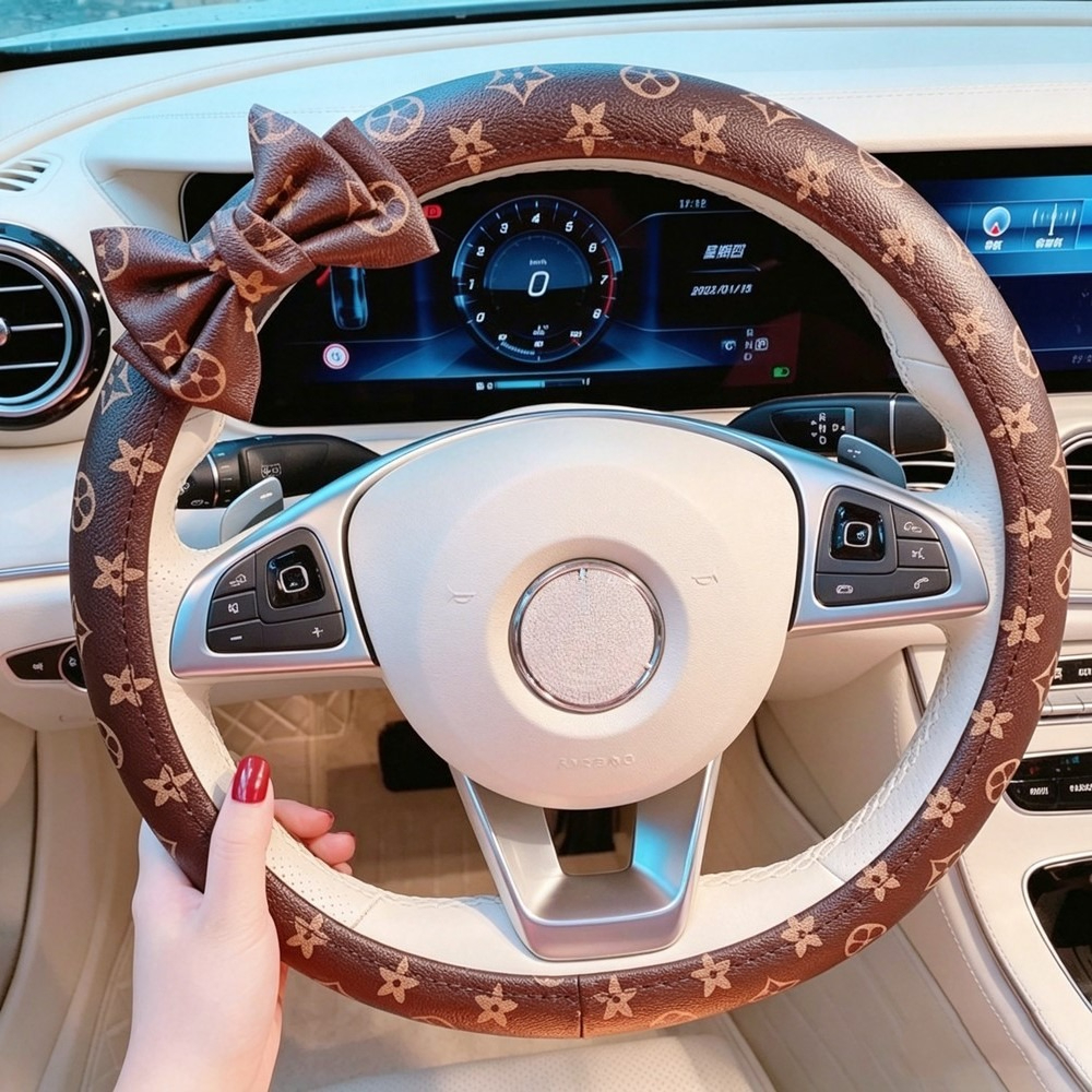 Luxury Monogram Leather Car Steering Wheel Cover, Universal Fit, Non-Slip Anti-Skid Grip, Stylish Auto Interior Decoration & Protective Accessories Fo
