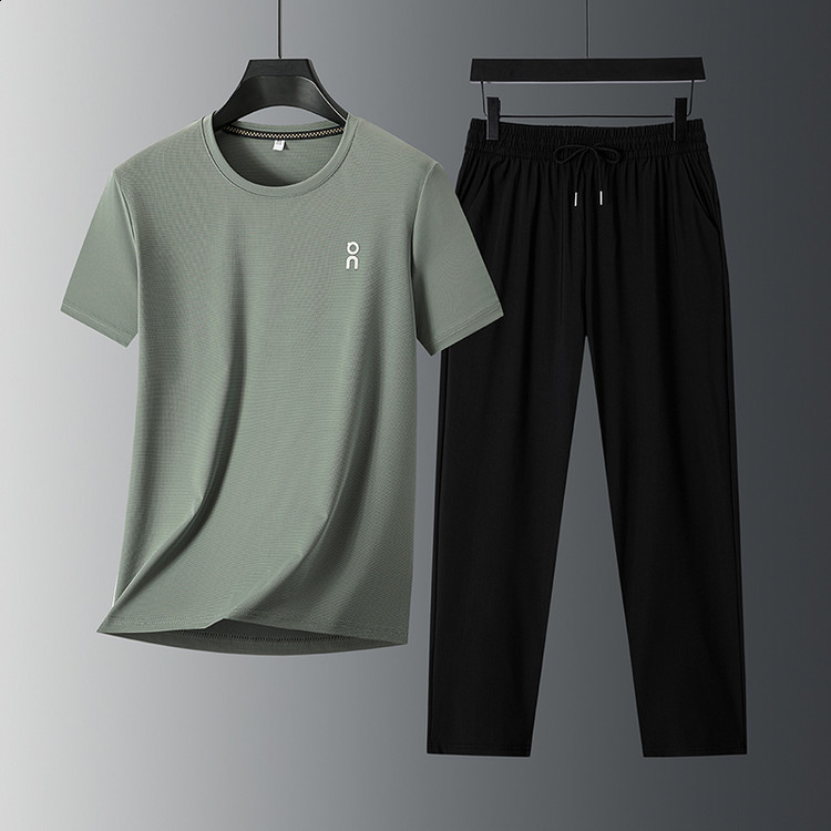 High-quality 2026 summer mens round-neck short-sleeve t-shirt and ice silk long pants two-piece set for middle-aged men in solid color casual sportswe