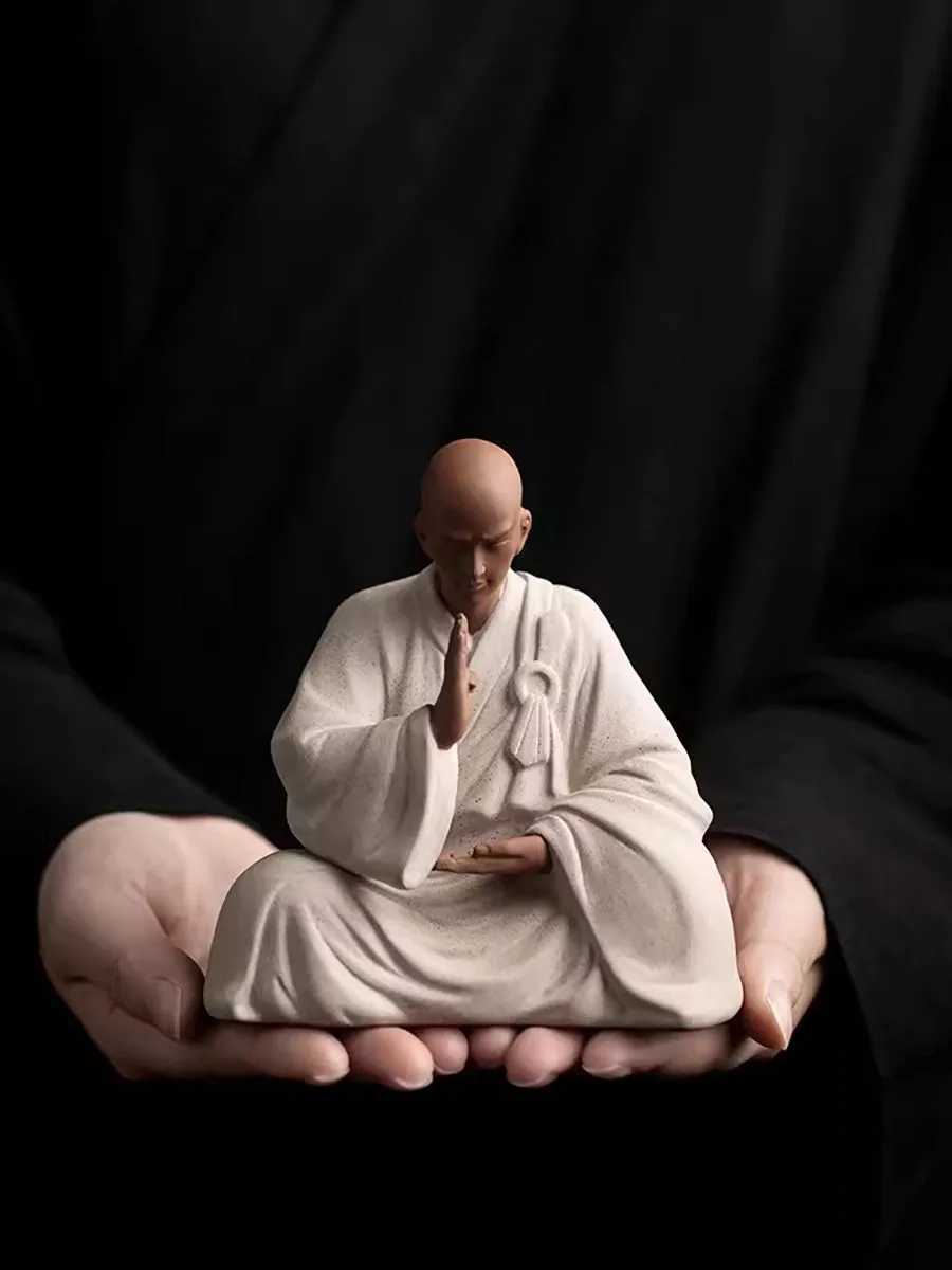 New Creative Chinese Purple Sand Tea Petting Zen Small Monk Decoration Ceramic Living Room Tea Ceremony DecorationT260415