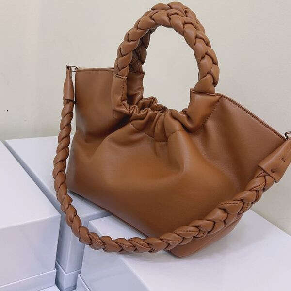 Totebag Shoulder ROSE NOIRE British Vintage Cowhide Pleated Cloud Shoulder Crossbody Bag, Fashionable And Versatile Handbag For Women