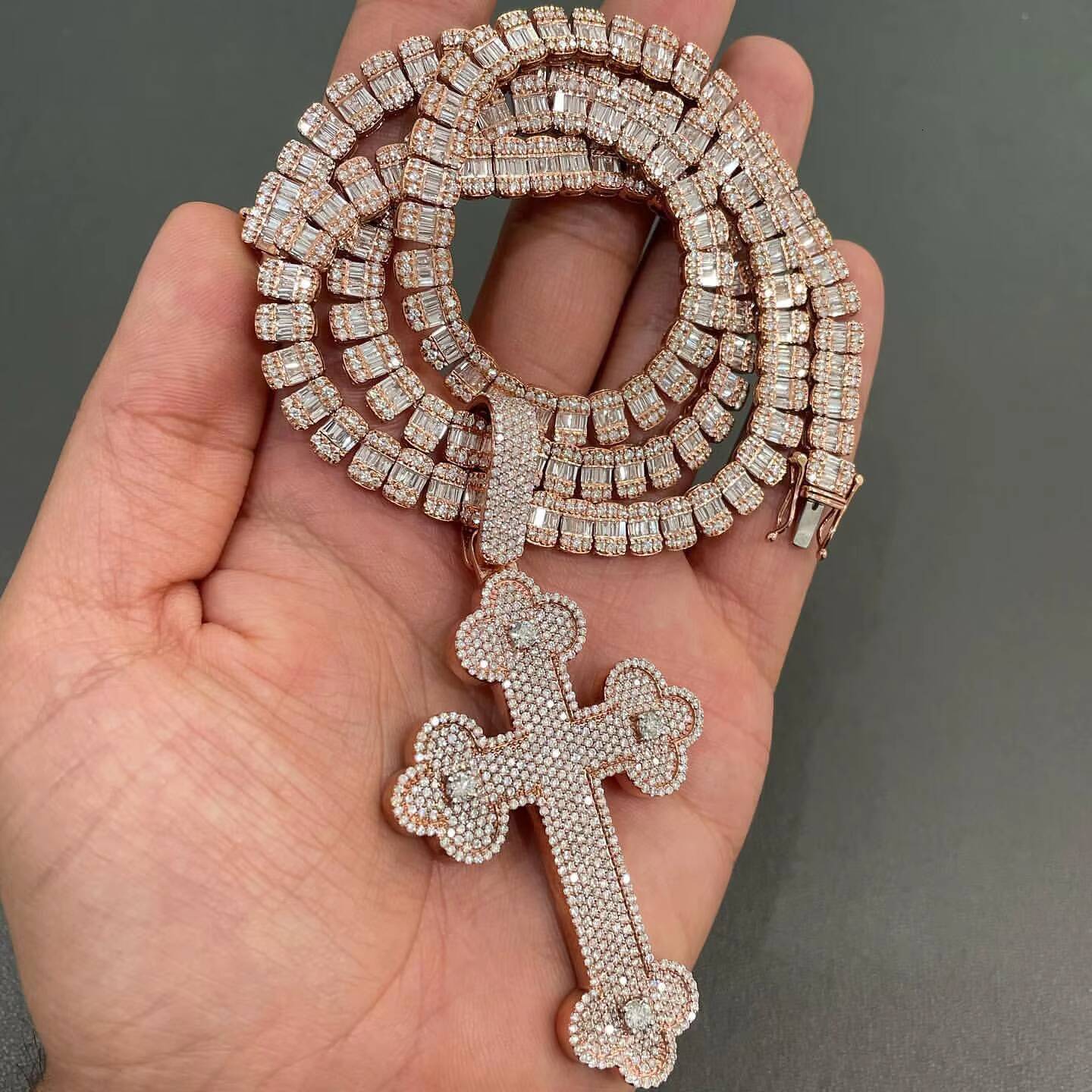 Popular Iced Out Moissanite Jewelry 925 Sterling Silver 11ct VVS Moissanite Cross Man Pendants for Necklace