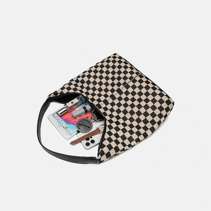 Explosive retro checkerboard patterned large capacity tote bag, crossbody shoulder bag, handbag, note bag, women's bag
