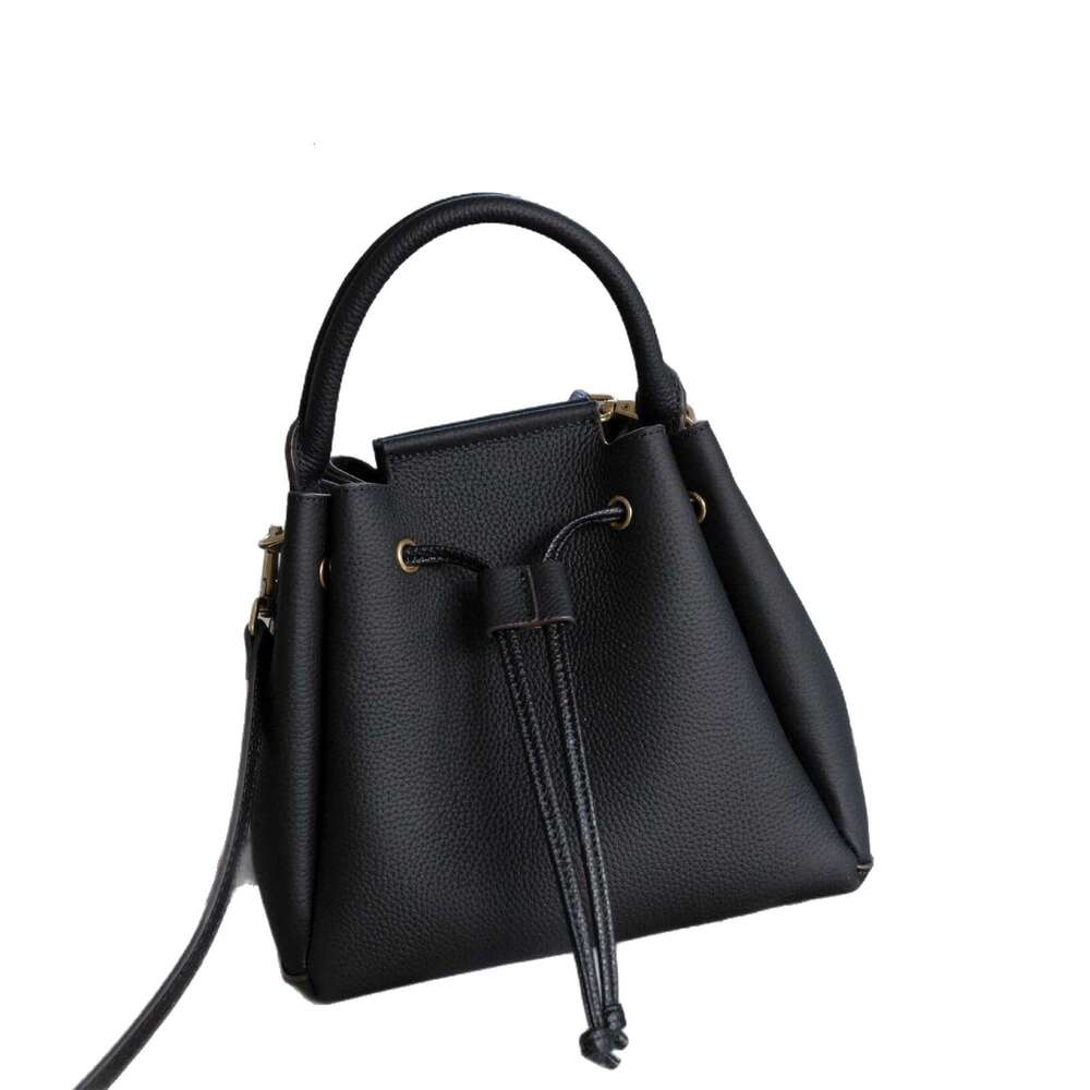 2026 New Togo Top Grain Cowhide Drawstring Bucket Bag Women Fashion Designer Style Large Capacity Genuine Leather Hobo Beach Bag Versatile Handbag SEN