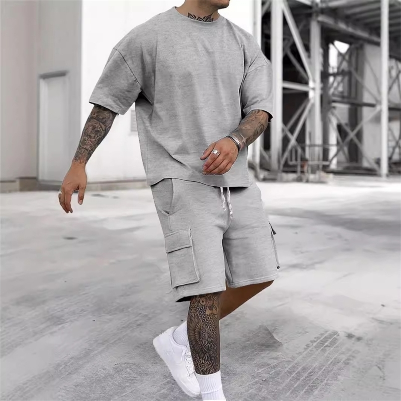 Summer Style Fashion T-shirt and Utility Shorts Solid Color Set a Casual and Sporty Mens Suit 260415 - view 3