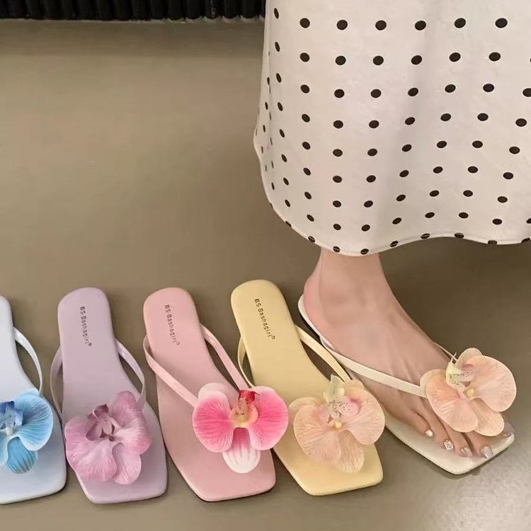Fairy Style Vacation Beach Flip-Flops for Women Niche Evening Breeze Petal Beach Toe-Post Sandals Open-Toe Flat Slippers 260415