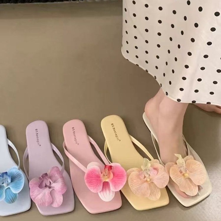 Fairy Style Vacation Beach Flip-Flops for Women Niche Evening Breeze Petal Beach Toe-Post Sandals Open-Toe Flat Slippers 260415