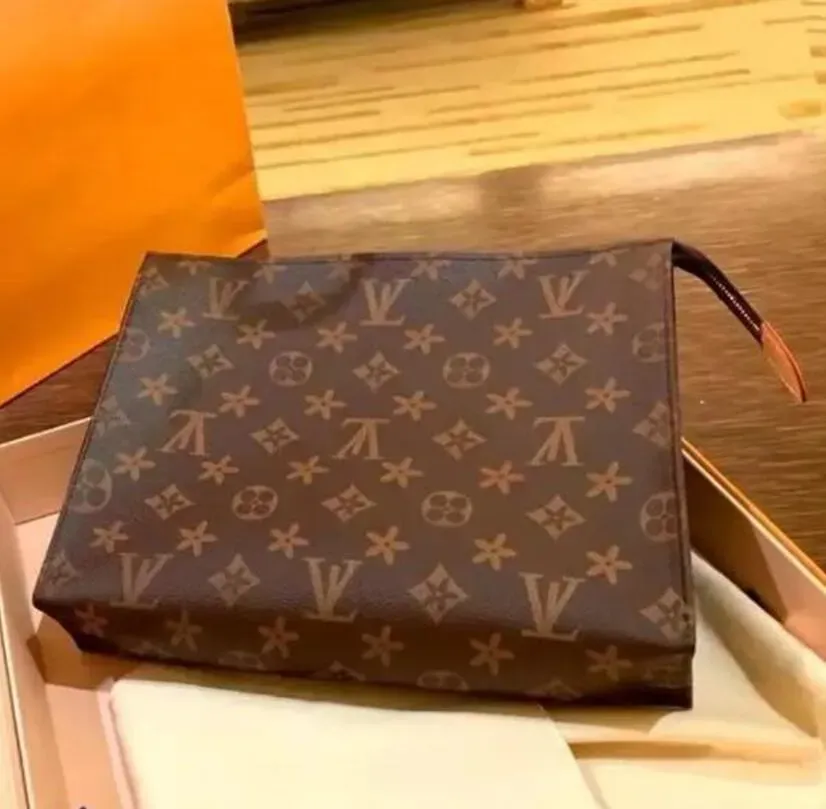 2026 Hot designer Clutch Bags handbags purses mens tote bag Fashion womens corn purse KEY POUCH Keychain makeup crossbody wallet bags Ladies' Makeup Bag