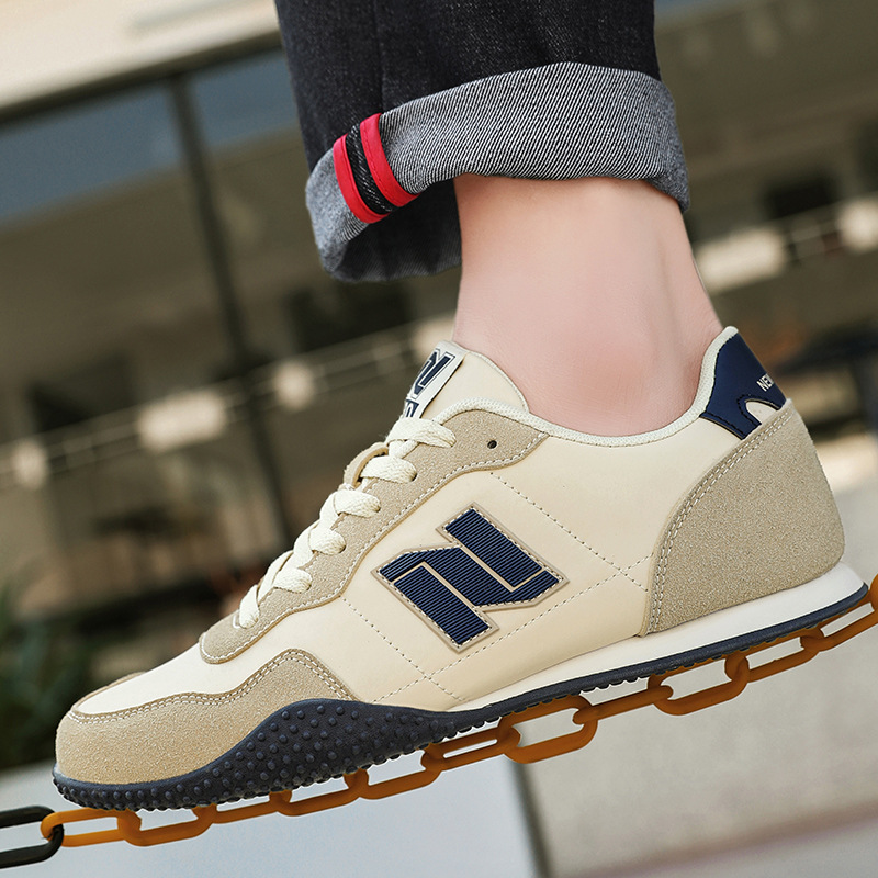 Free shipping Men comfortable and trendy soft soled sports and leisure shoes men thick soled height increasing Flexible