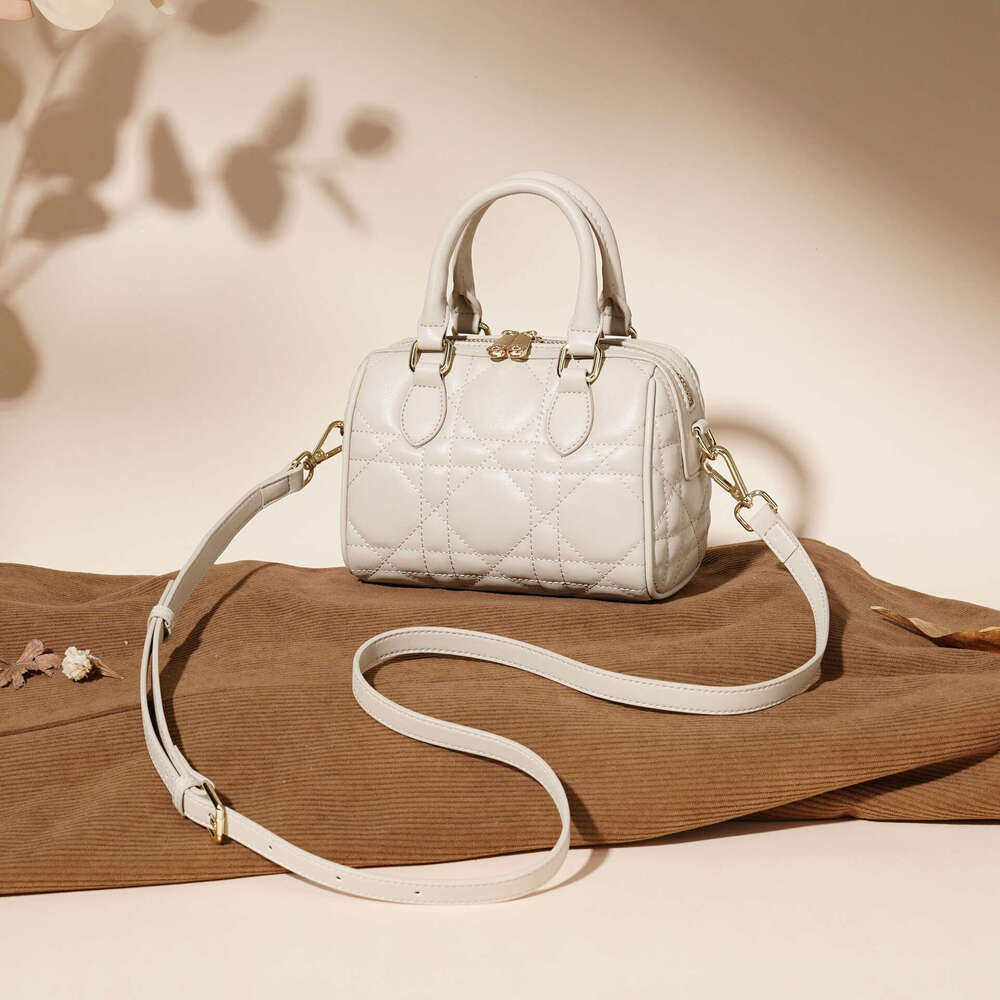 2026 New Genuine Leather Stitched Quilted Bag For Women Luxury High-End Design Top Handle Shoulder Crossbody Handbag SENYY