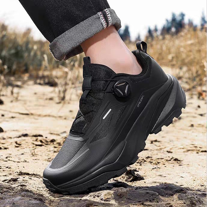 Free shipping Men comfortable and trendy soft soled sports and leisure shoes men thick soled height increasing User-friendly