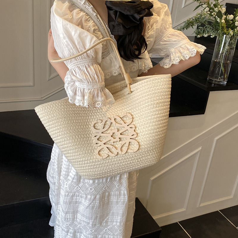 French woven bag for women 2026 new summer beach vacation beach bag, large capacity tote bag, vegetable basket bag
