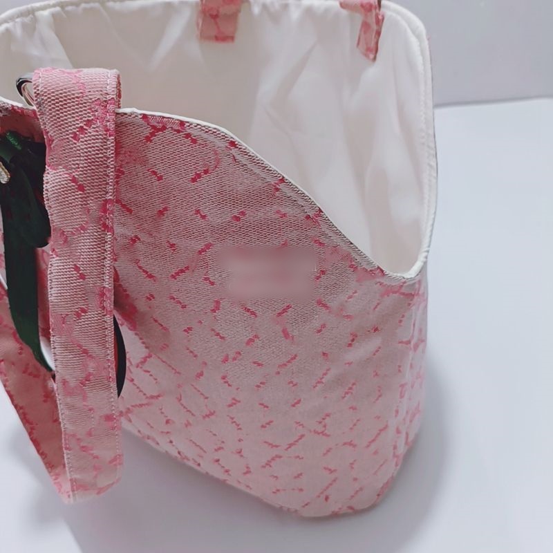Designer pet carrier with classic old flower pattern, portable for dogs and cats, built-in safety tether, multifunctional pet tote bag, ideal for shop
