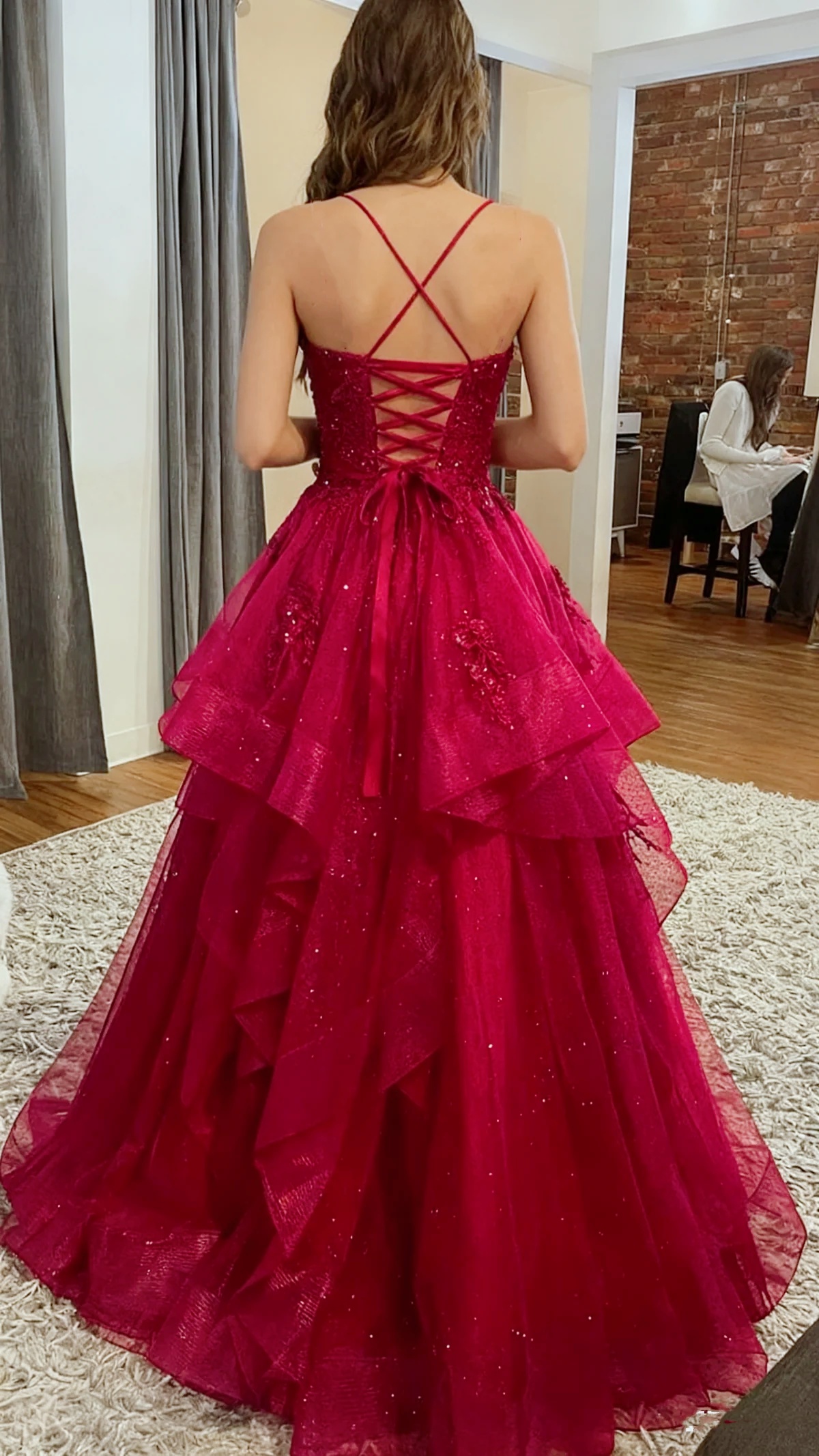Lace Applique Tiered Tulle Evening Dress Burgundy Glitter V Neck Lace Up Back Ball Gown for Women Prom Wedding Party Free Shipping