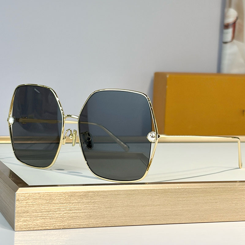 Designer Pearl Metal Frame sunglasses Z2994 Womens Exquisite Square Sun Glasses Classic Black Lens Driving Street Wear Cool Style