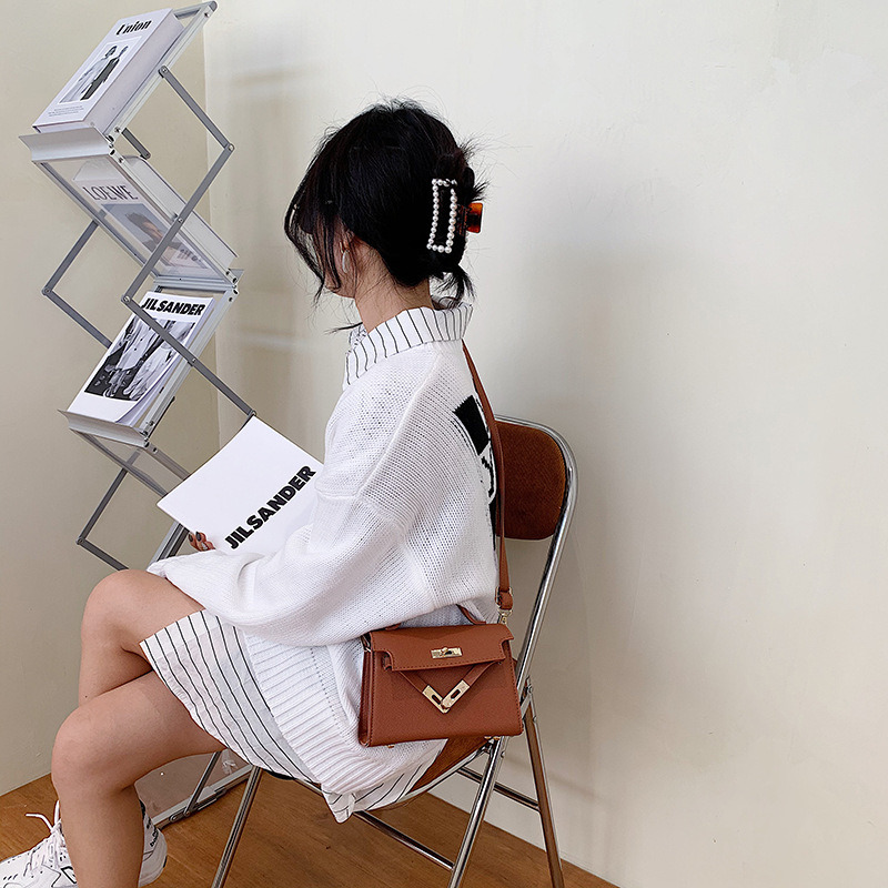 Small bag, women's spring and autumn new style lock handbag, fashionable women's bag, trendy women's shoulder bag, trendy crossbody bag