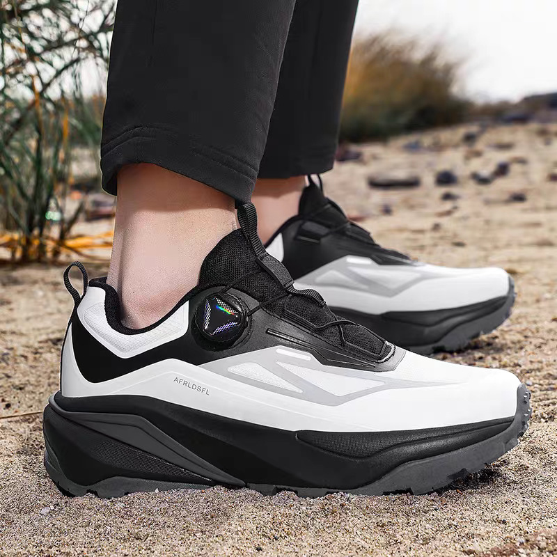 Free shipping Men comfortable and trendy soft soled sports and leisure shoes men thick soled height increasing User-friendly