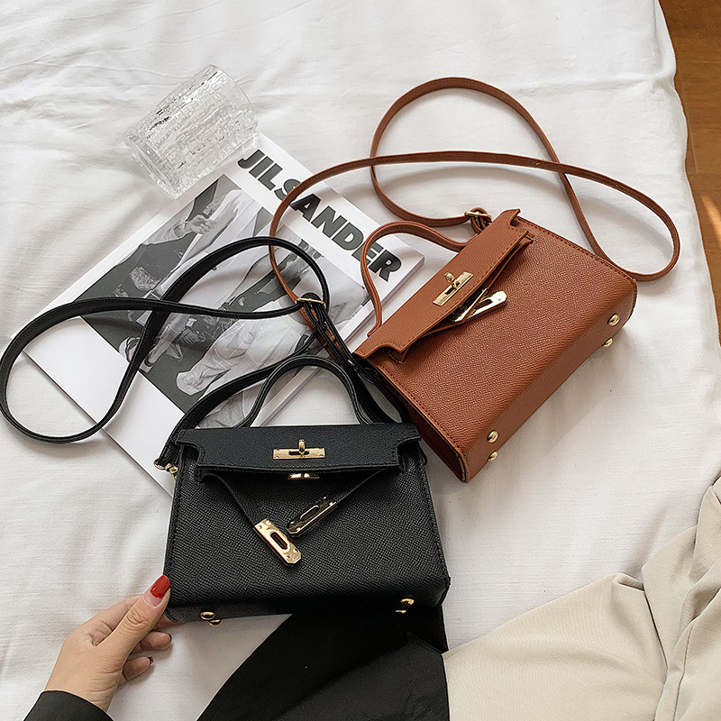 Small bag, women's spring and autumn new style lock handbag, fashionable women's bag, trendy women's shoulder bag, trendy crossbody bag