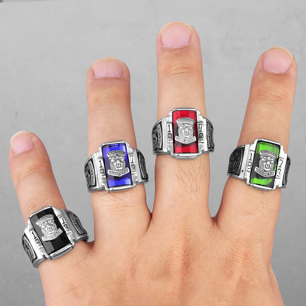 1973 Walton Tiger Stainless Steel Rhinestone Mens Rings Simple for Male Boyfriend Biker Jewelry Creativity Gift Wholesale260413