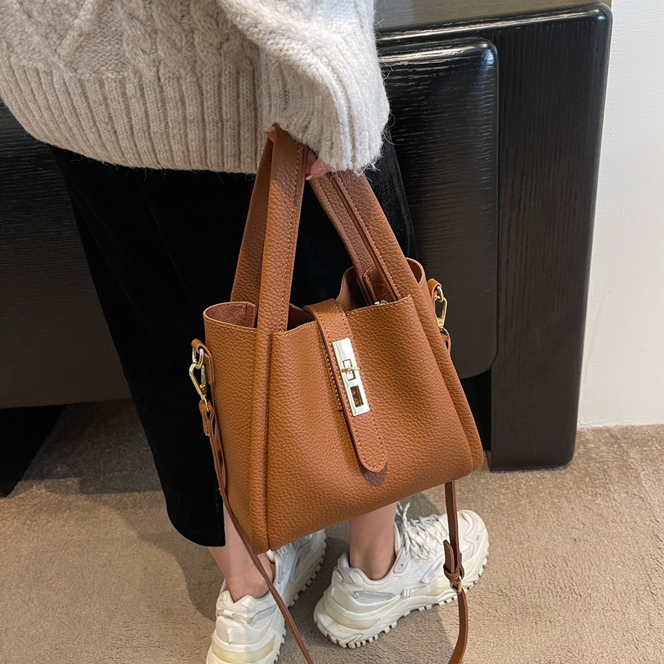 New Vintage Fashion Bucket For Women, Autumn And Winter, High-End Niche Crossbody Bag