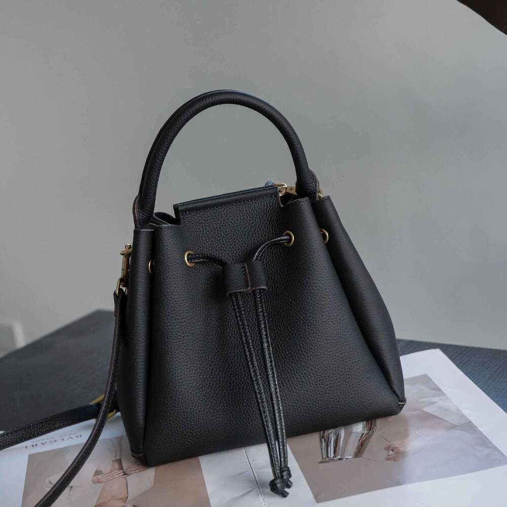 2026 New Togo Top Grain Cowhide Drawstring Bucket Bag Women Fashion Designer Style Large Capacity Genuine Leather Hobo Beach Bag Versatile Handbag SEN