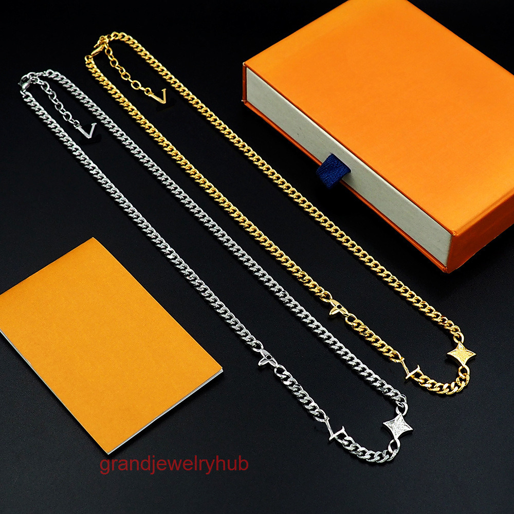 designer lousi lvness Louise lvs necklace Jewelry Smooth V Letter Square Pointed Flower Mens Medium Long Necklace Couple Flower Necklace