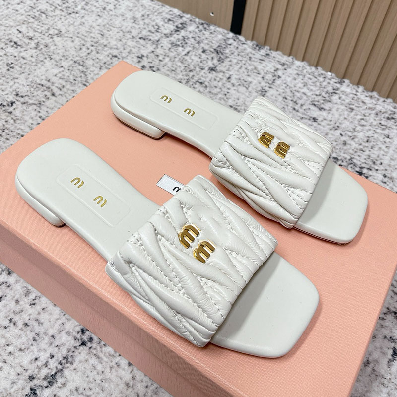 Matelasse Nappa Leather Slides 5XX605 Womens Classic Fashion Slides Designer Metal Lettering logo sandals Leather sole Sizes 35 41