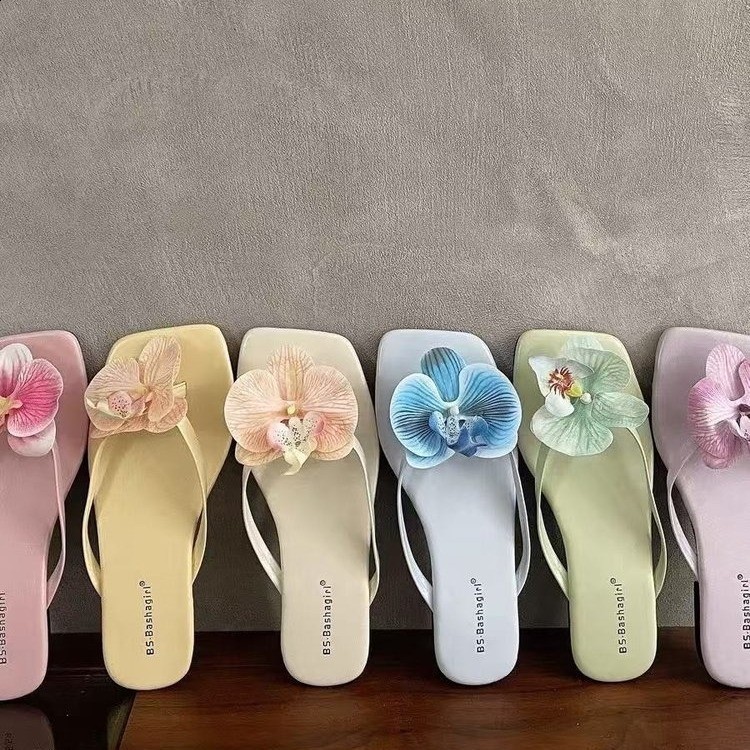 Fairy Style Vacation Beach Flip-Flops for Women Niche Evening Breeze Petal Beach Toe-Post Sandals Open-Toe Flat Slippers 260415